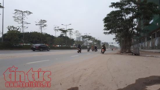 Xe chở vật liệu chạy rầm rầm, tuyến đường Võ Chí Công lại bụi bẩn ô nhiễm ảnh 2